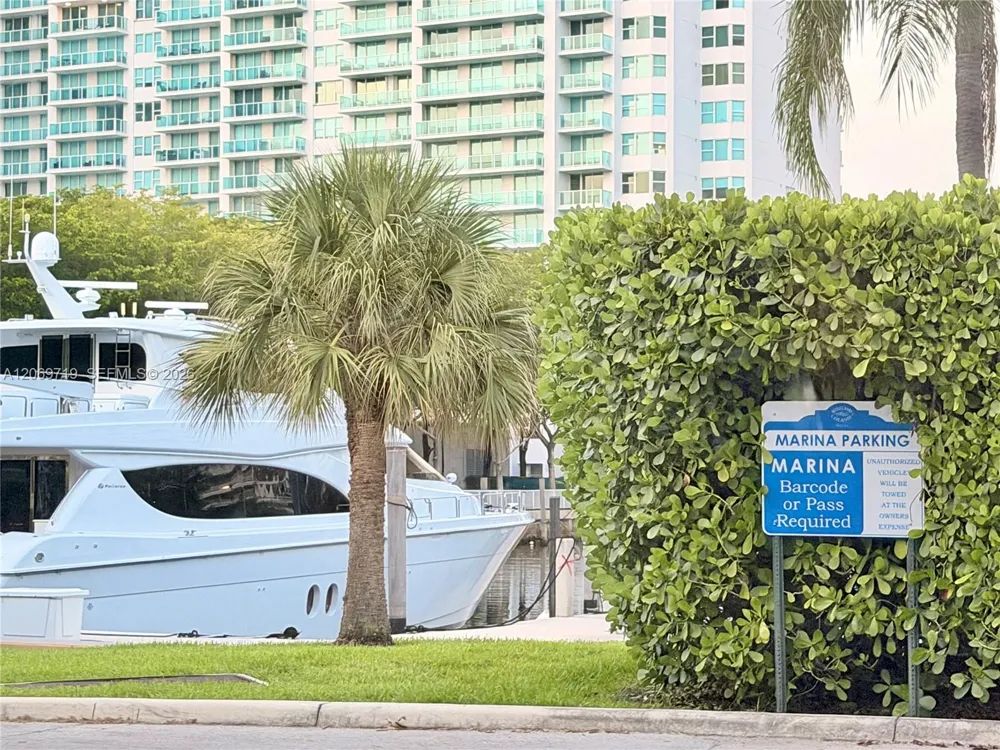 1000 W Island Blvd #1911 Aventura, FL 33160