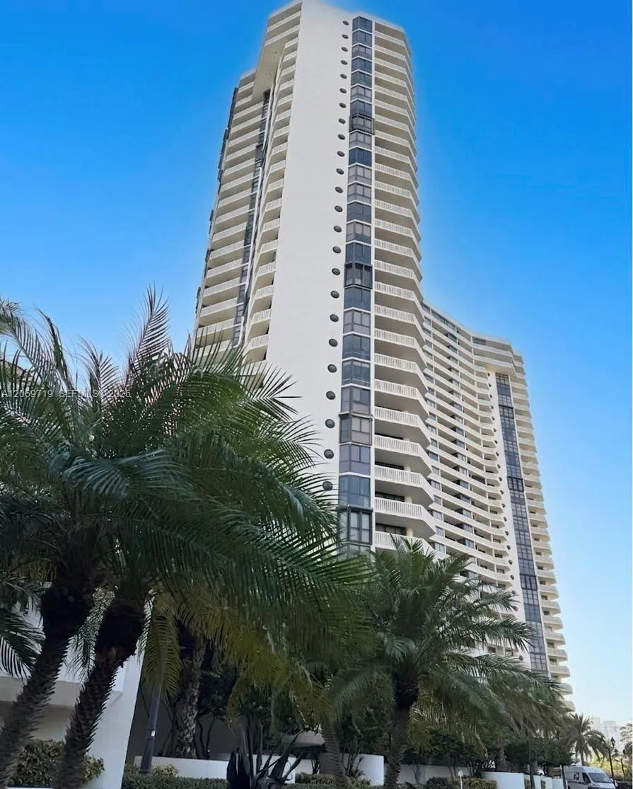 1000 W Island Blvd #1911 Aventura, FL 33160