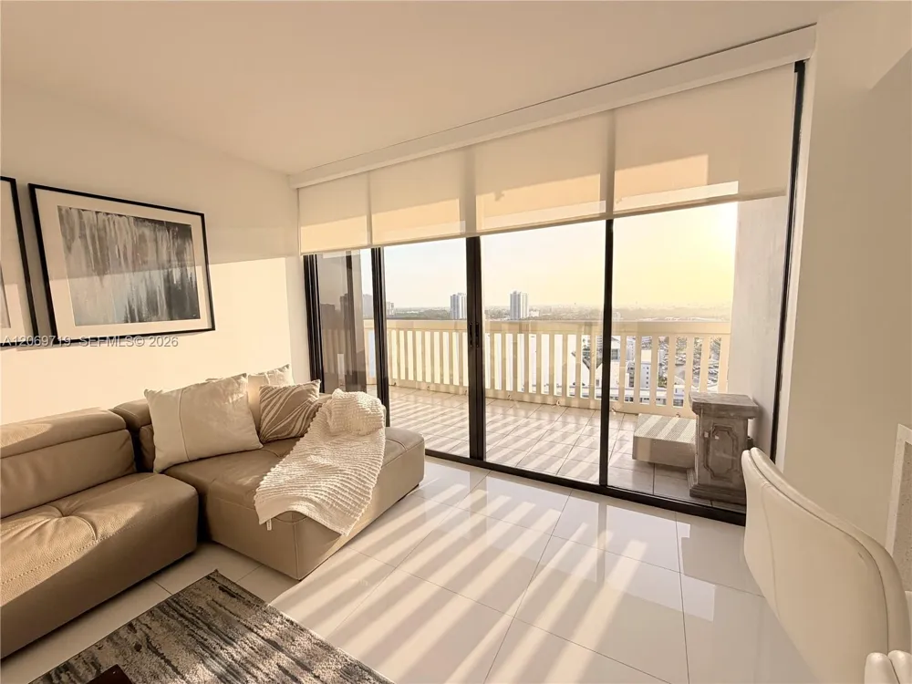 1000 W Island Blvd #1911 Aventura, FL 33160