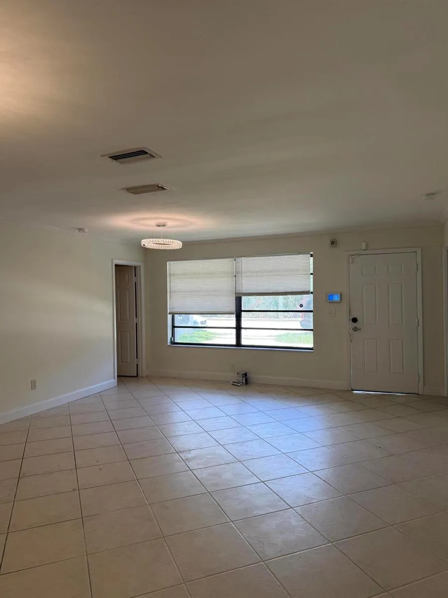 924 Johnson Street Hollywood, FL 33019