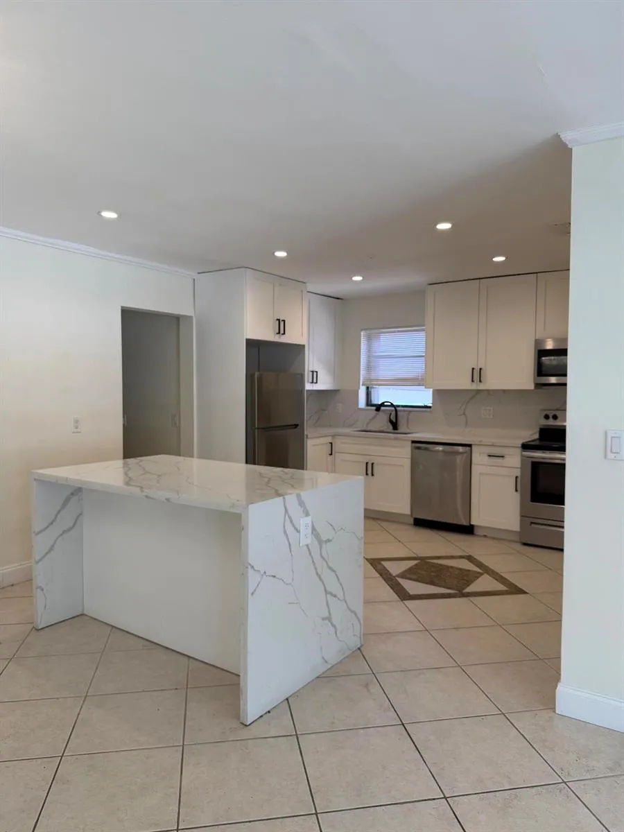 924 Johnson Street Hollywood, FL 33019