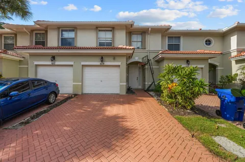 6119 Seminole Gardens Circle