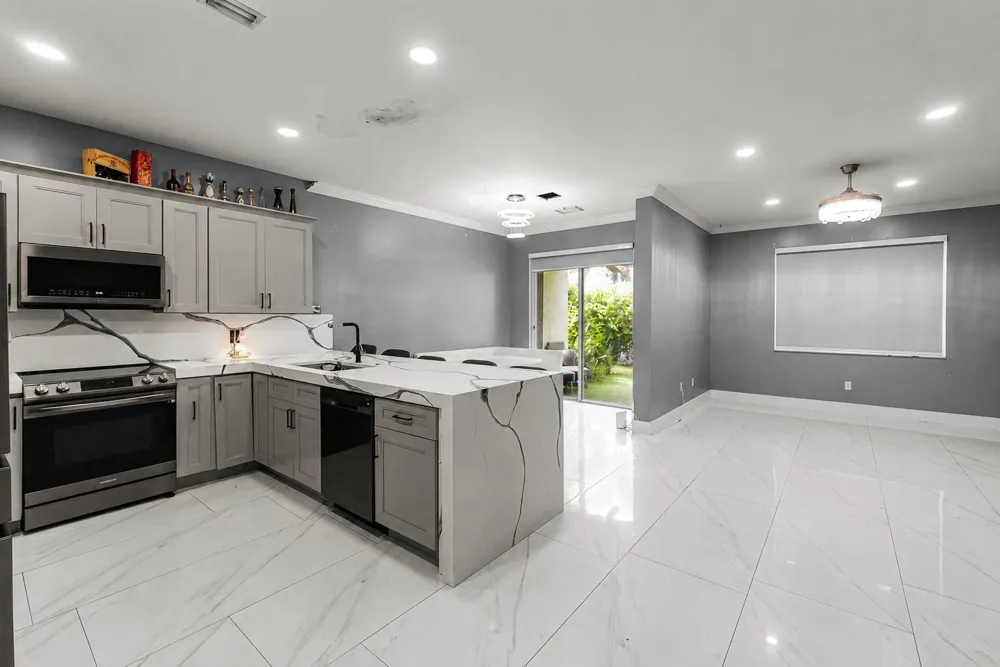 6119 Seminole Gardens Circle Riviera Beach, FL 33418