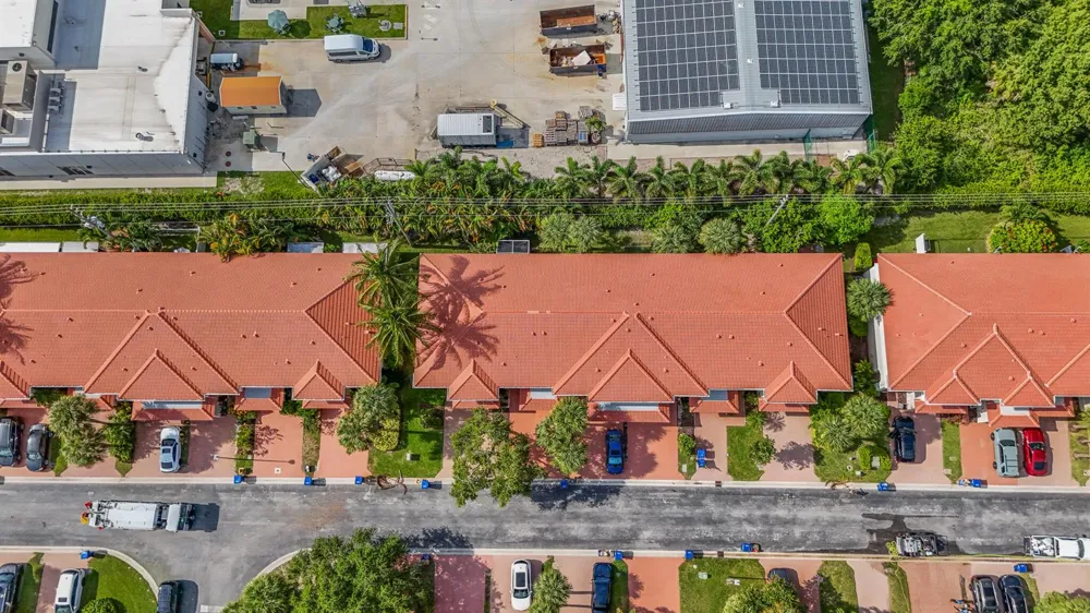 6119 Seminole Gardens Circle Riviera Beach, FL 33418