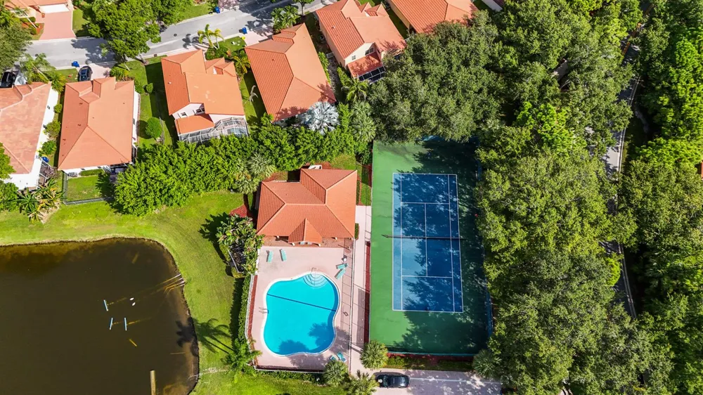 6119 Seminole Gardens Circle Riviera Beach, FL 33418