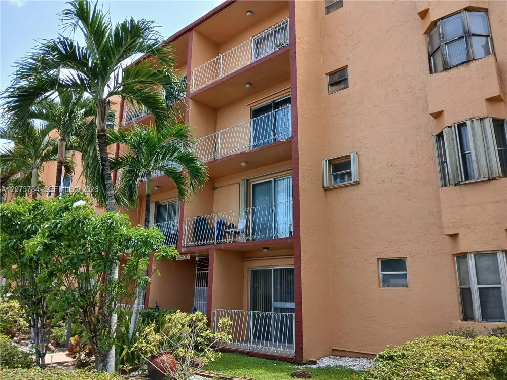6200 W Flagler St #208 Miami, FL 33144