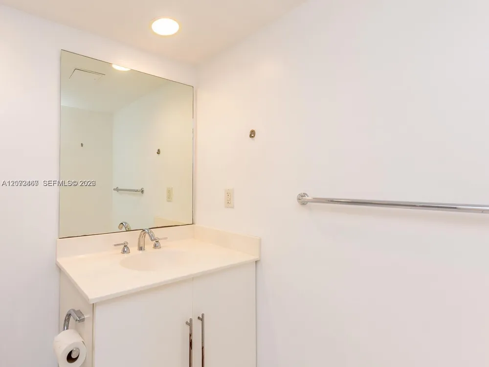 3000 S Ocean Dr #922 Hollywood, FL 33019