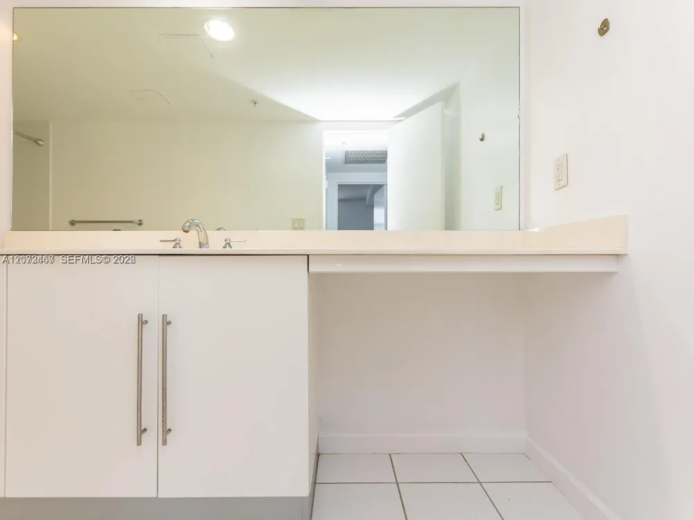 3000 S Ocean Dr #922 Hollywood, FL 33019