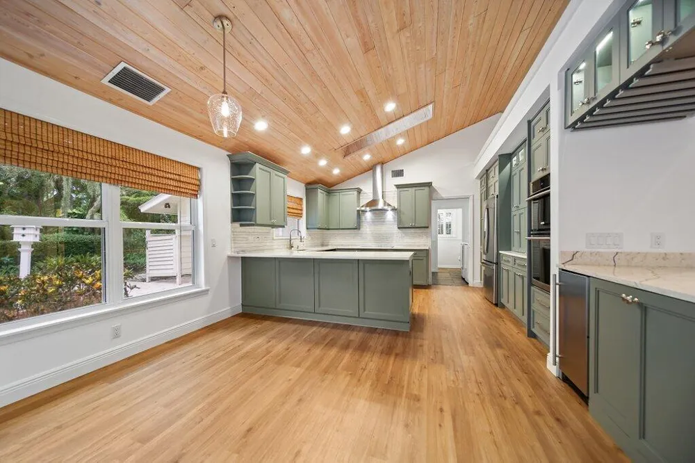 15 HERITAGE WAY Sewalls Point, FL 34996