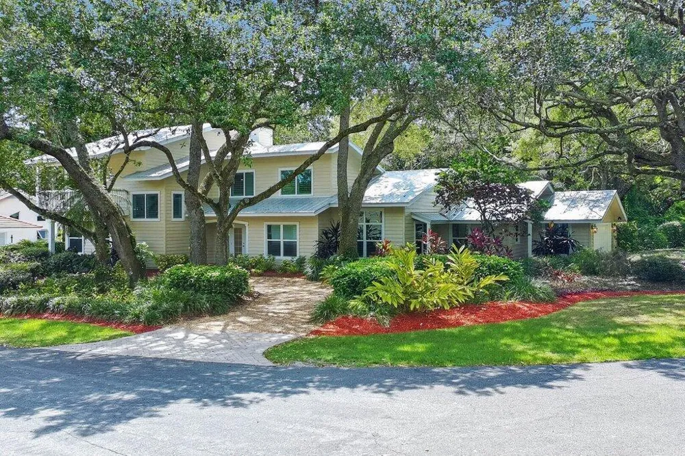15 HERITAGE WAY Sewalls Point, FL 34996