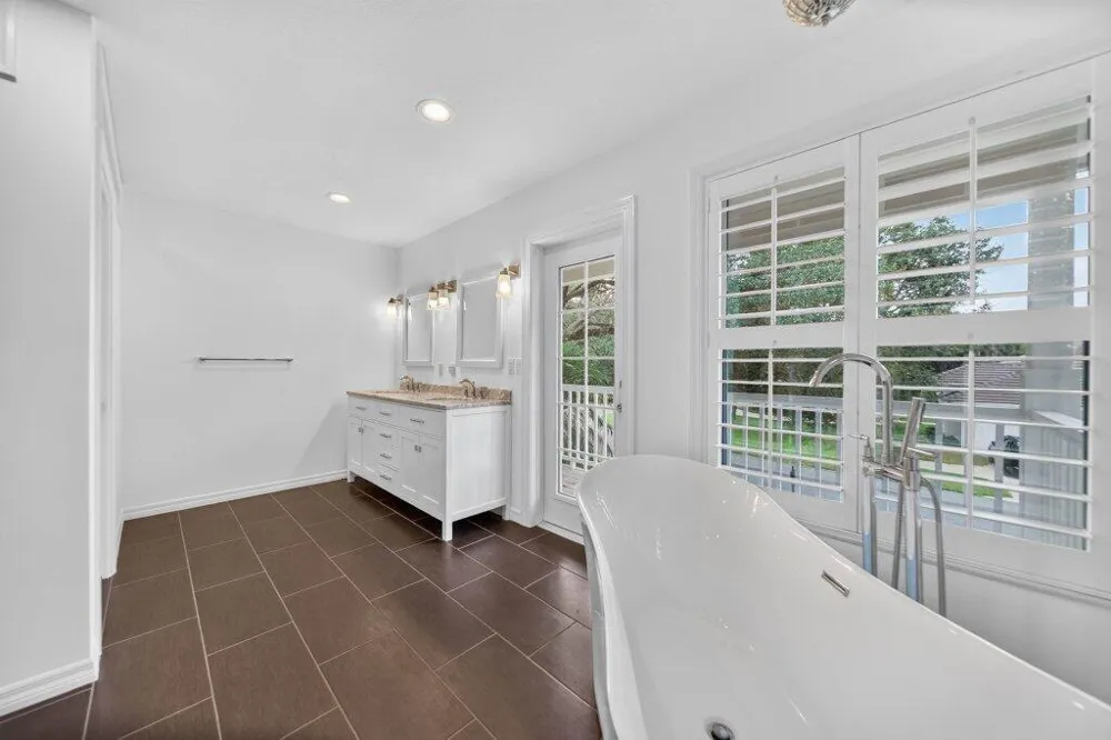 15 HERITAGE WAY Sewalls Point, FL 34996