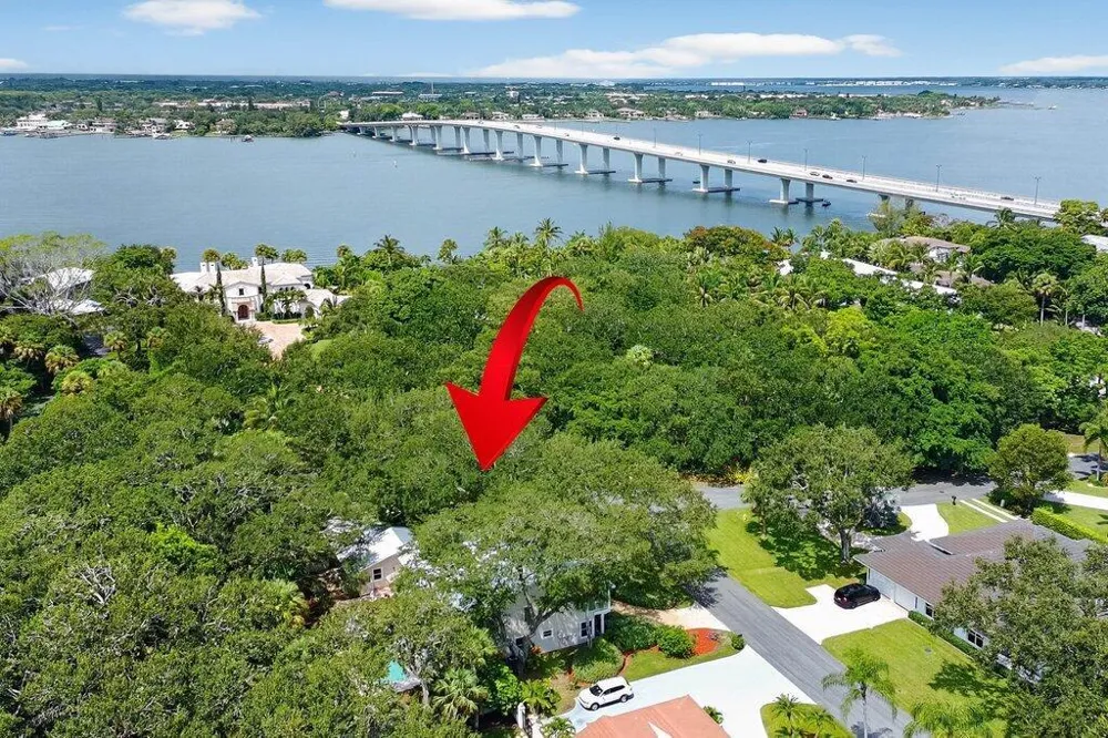 15 HERITAGE WAY Sewalls Point, FL 34996