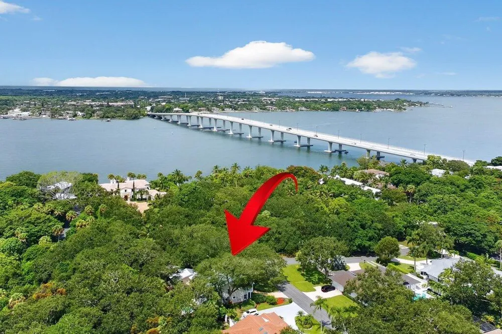 15 HERITAGE WAY Sewalls Point, FL 34996