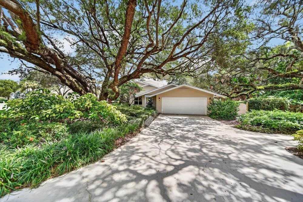 15 HERITAGE WAY Sewalls Point, FL 34996