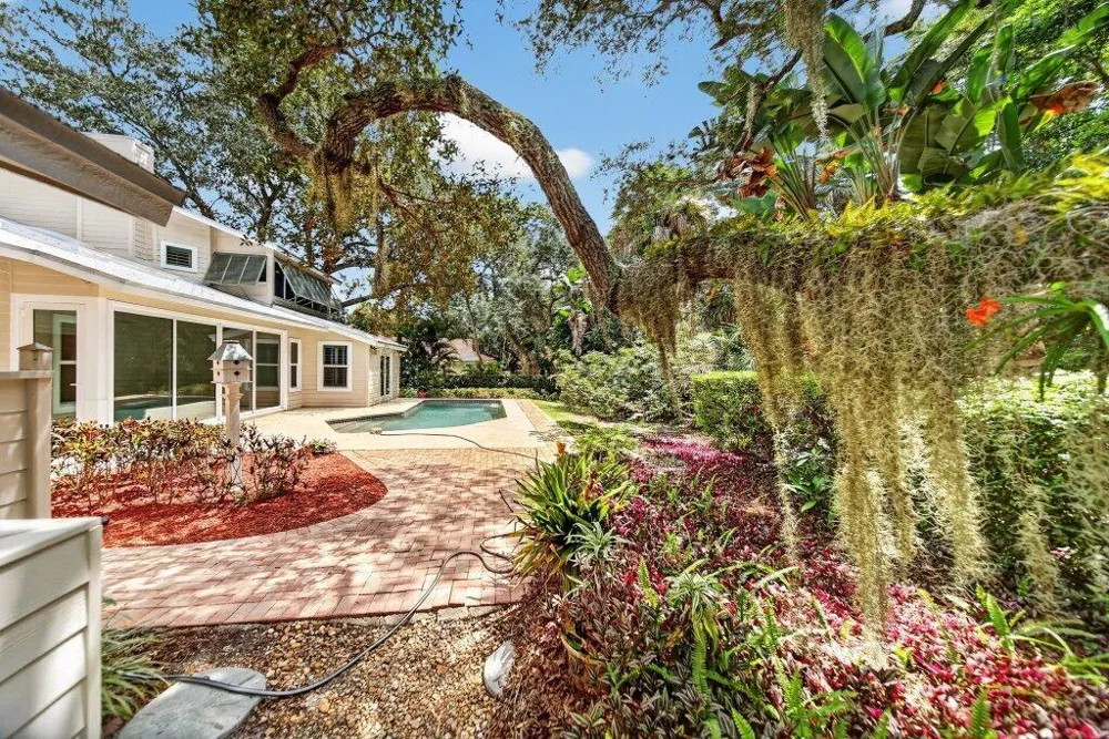 15 HERITAGE WAY Sewalls Point, FL 34996