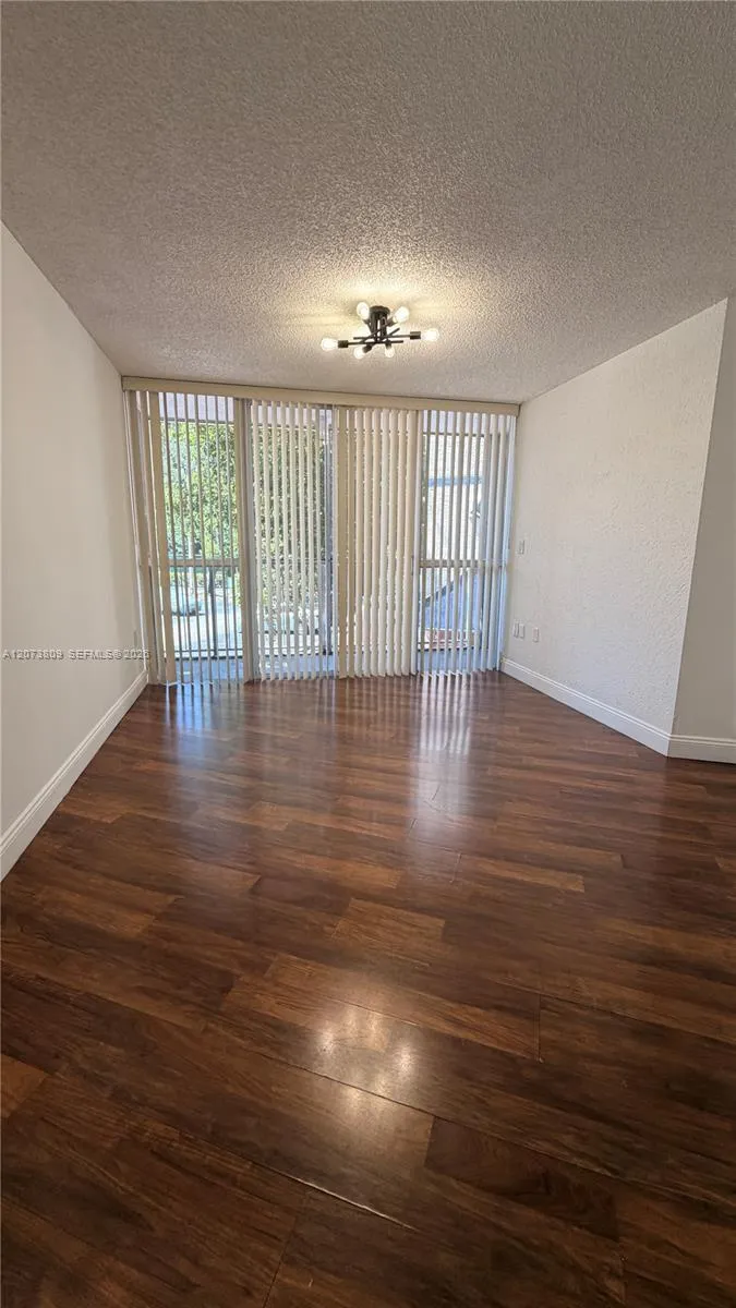 7075 NW 186th St #C208 Hialeah, FL 33015