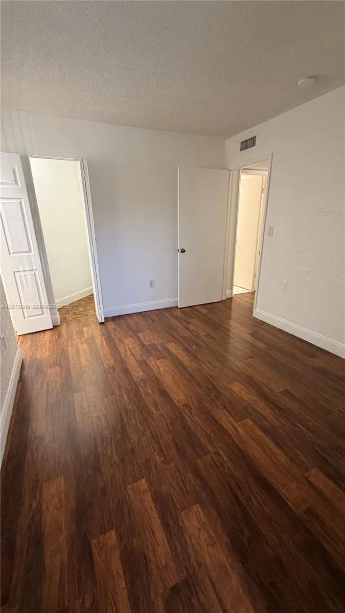 7075 NW 186th St #C208 Hialeah, FL 33015