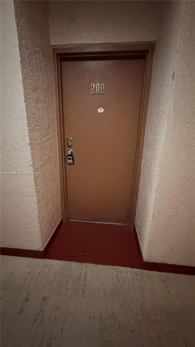 7075 NW 186th St #C208 Hialeah, FL 33015
