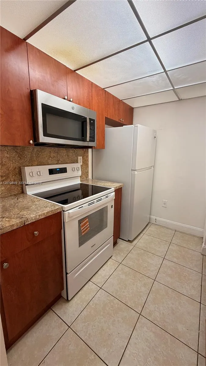7075 NW 186th St #C208 Hialeah, FL 33015