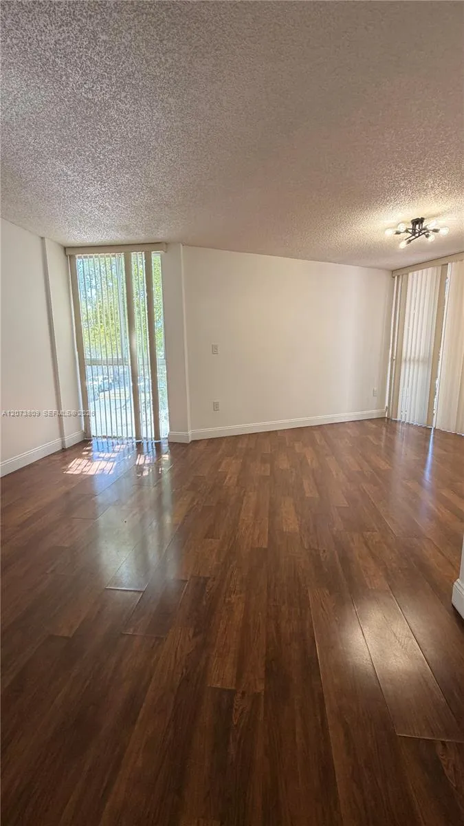 7075 NW 186th St #C208 Hialeah, FL 33015