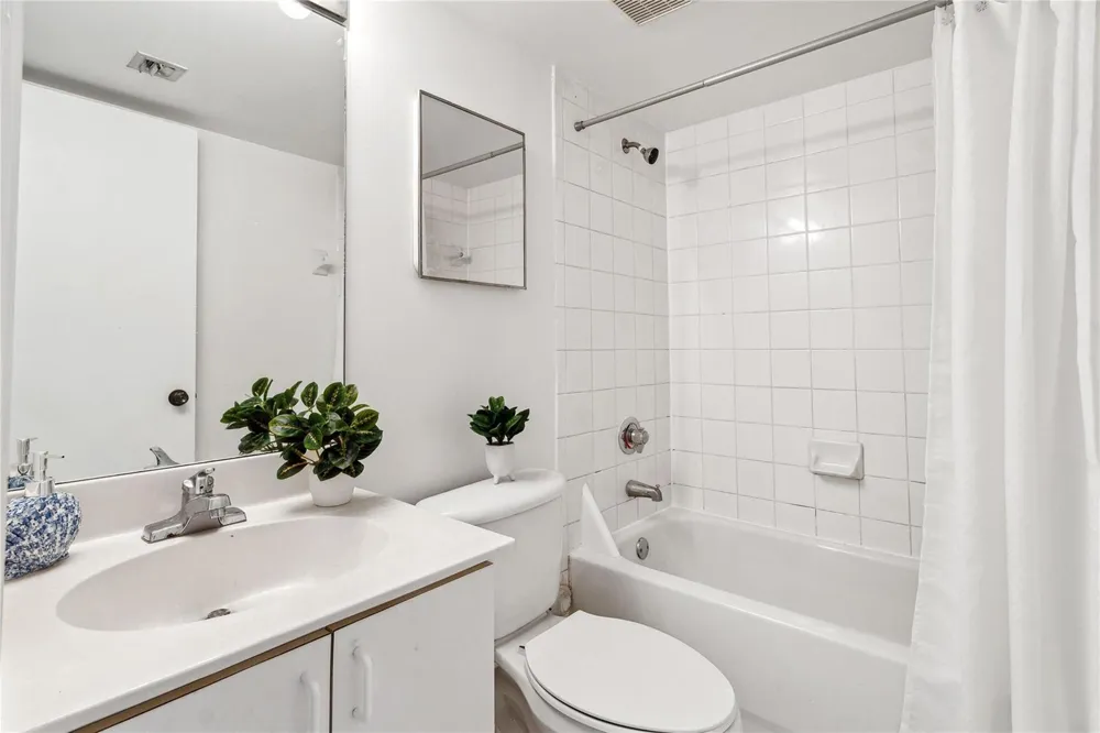 2173 NW 78th Avenue Pembroke Pines, FL 33024