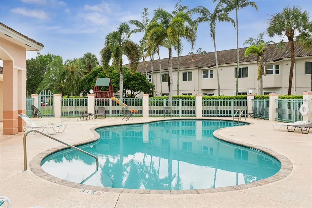 2173 NW 78th Avenue Pembroke Pines, FL 33024