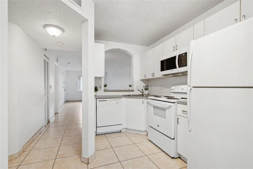 2173 NW 78th Avenue Pembroke Pines, FL 33024