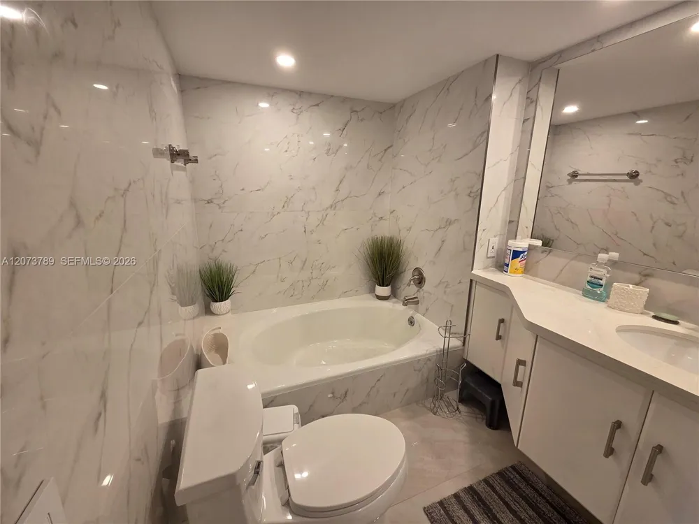 4900 Ocean Blvd #912 Lauderdale By The Sea, FL 33308