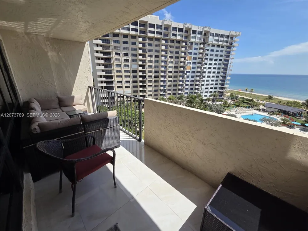 4900 Ocean Blvd #912 Lauderdale By The Sea, FL 33308