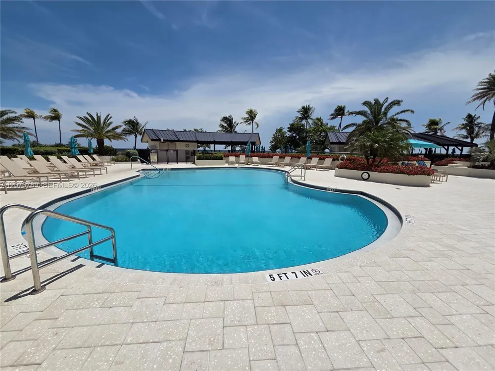 4900 Ocean Blvd #912 Lauderdale By The Sea, FL 33308