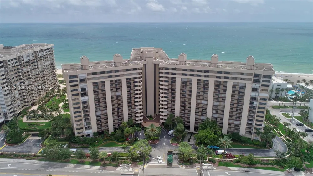 4900 Ocean Blvd #912 Lauderdale By The Sea, FL 33308