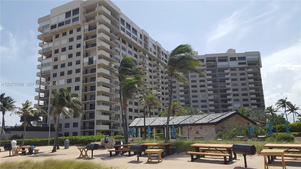 4900 Ocean Blvd #912 Lauderdale By The Sea, FL 33308