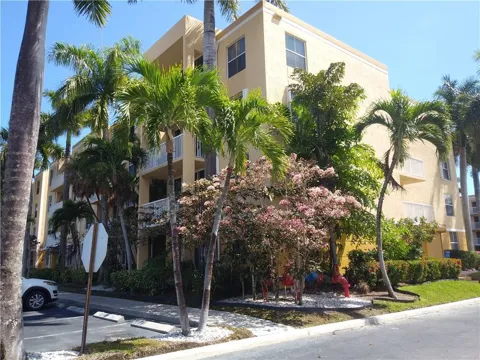 1341 SE 3rd Avenue #201