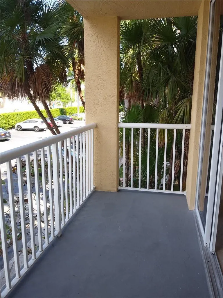 1341 SE 3rd Avenue #201 Dania Beach, FL 33004