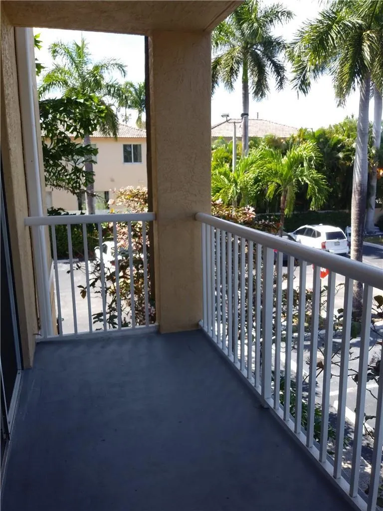 1341 SE 3rd Avenue #201 Dania Beach, FL 33004