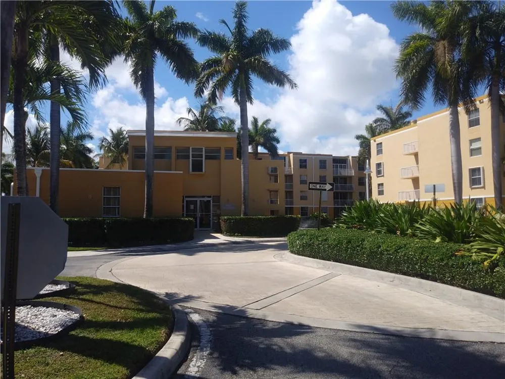 1341 SE 3rd Avenue #201 Dania Beach, FL 33004