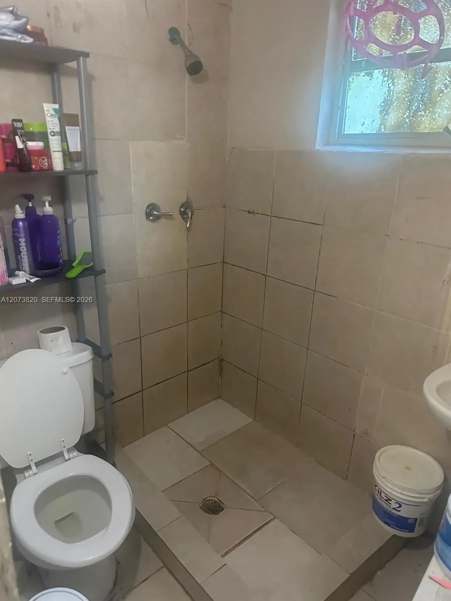 864 NW 116th St Miami, FL 33168