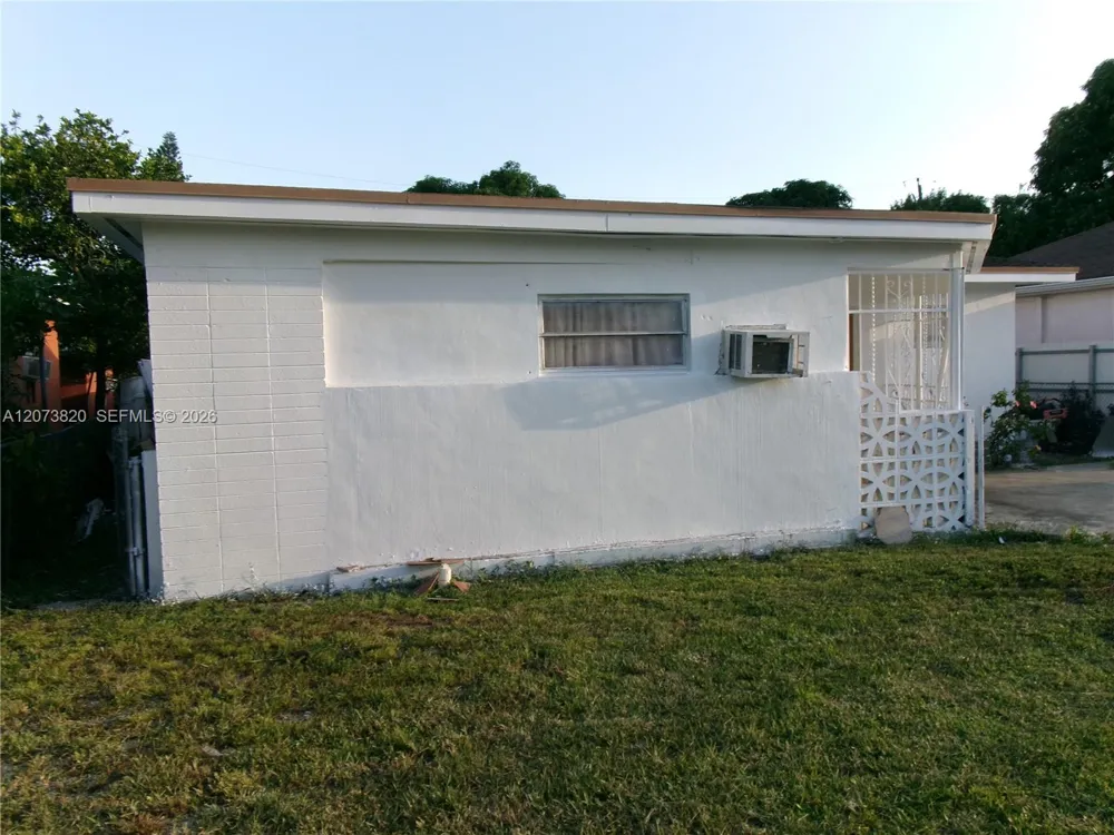 864 NW 116th St Miami, FL 33168