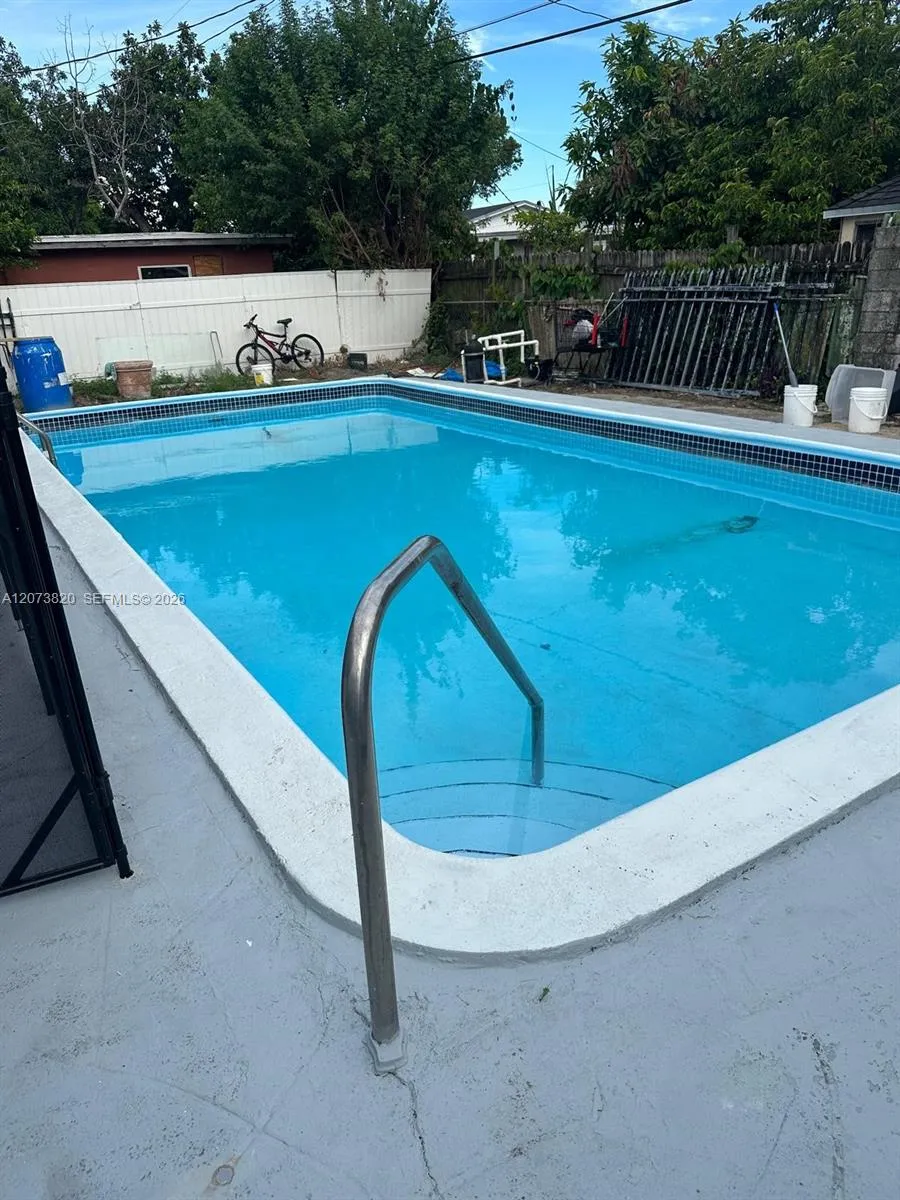 864 NW 116th St Miami, FL 33168
