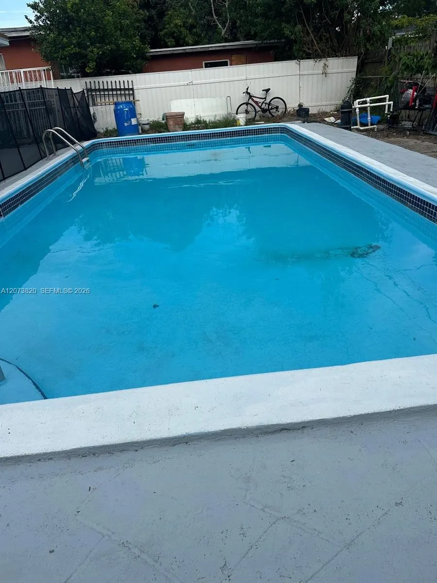 864 NW 116th St Miami, FL 33168