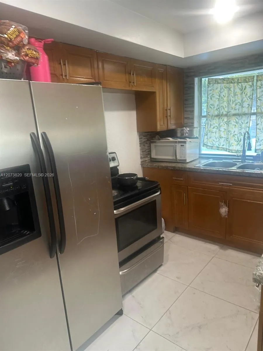 864 NW 116th St Miami, FL 33168