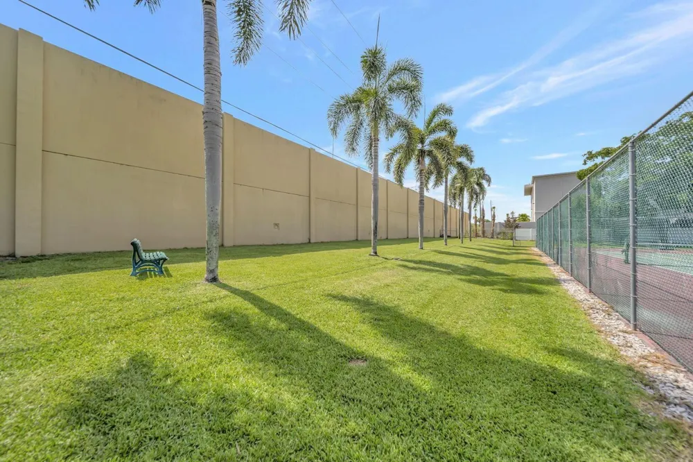 15305 SUMMER LAKE DRIVE Delray Beach, FL 33446