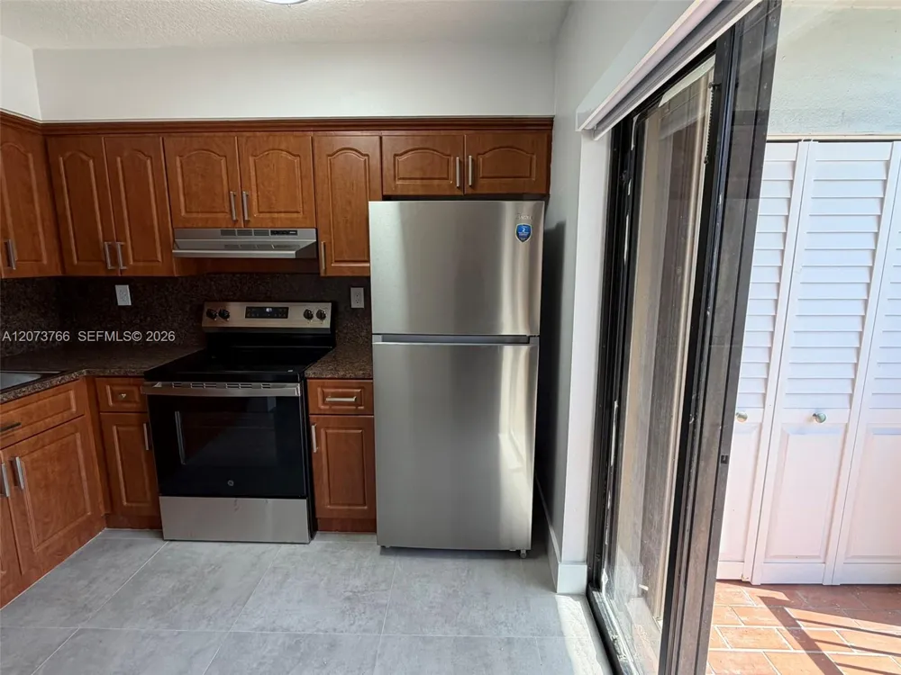 1360 W 41st St #103 Hialeah, FL 33012