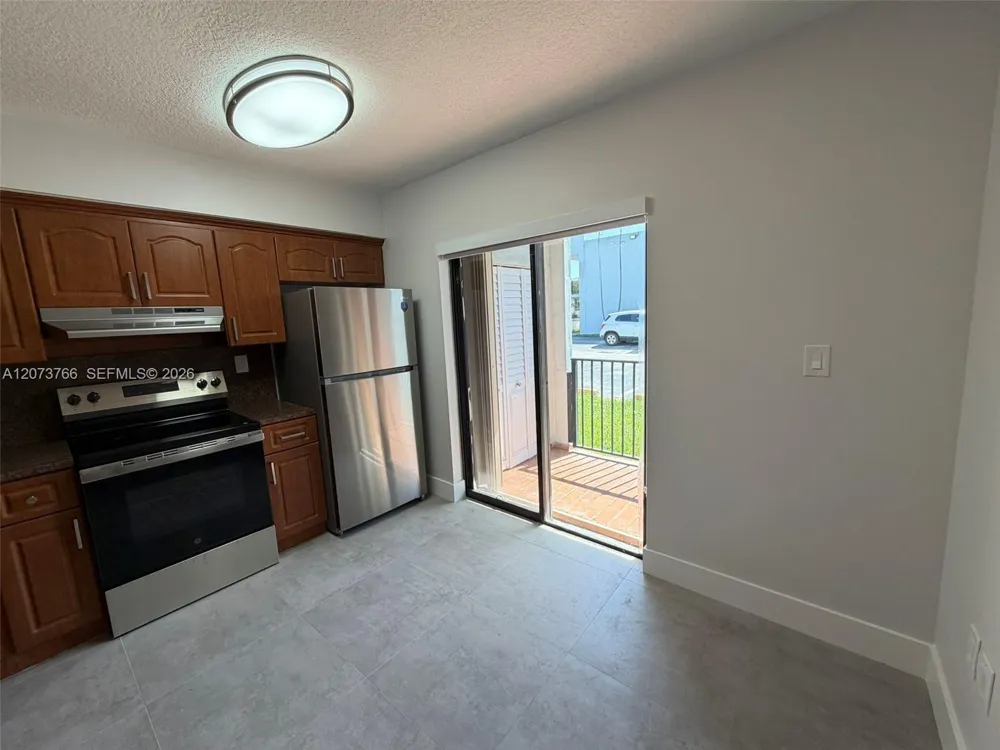1360 W 41st St #103 Hialeah, FL 33012