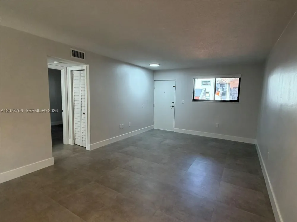 1360 W 41st St #103 Hialeah, FL 33012