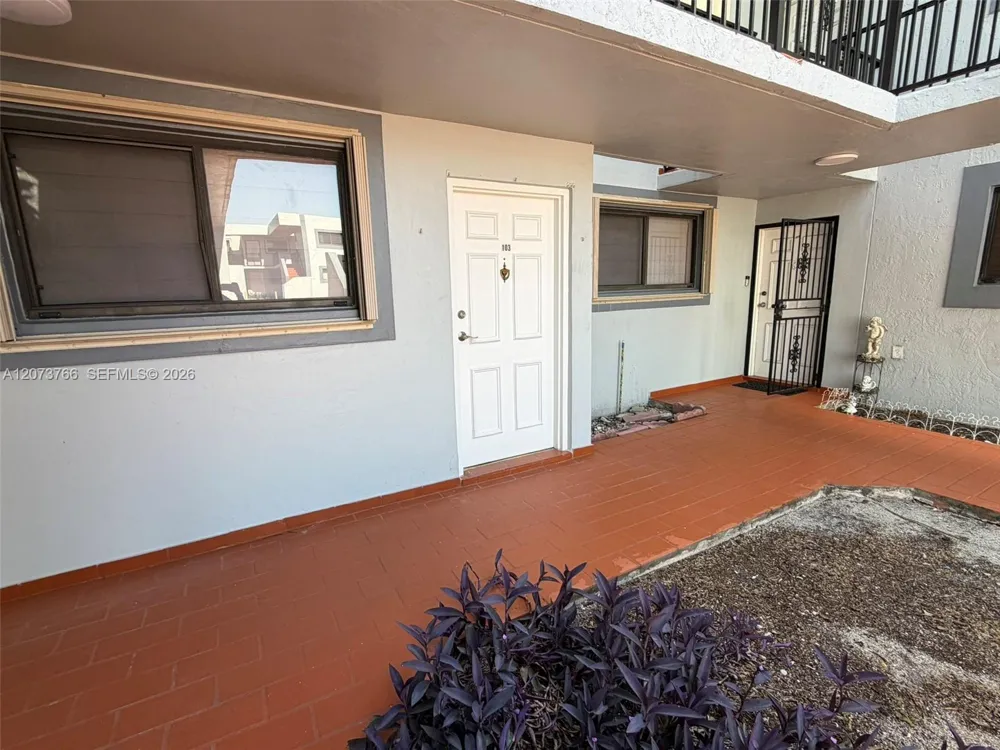 1360 W 41st St #103 Hialeah, FL 33012
