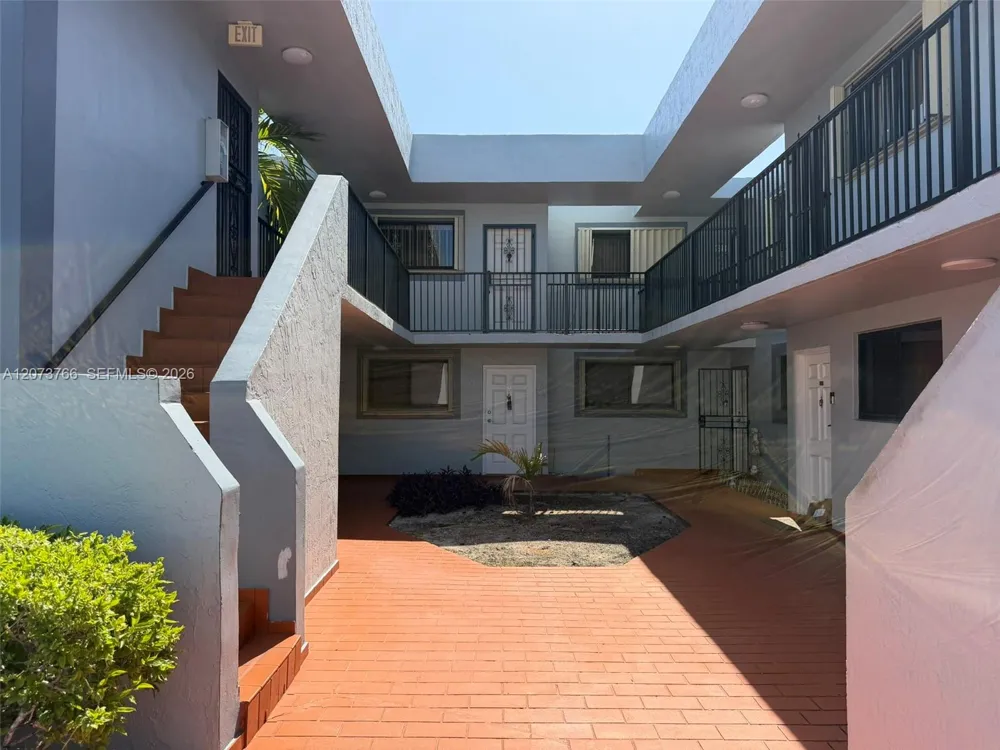 1360 W 41st St #103 Hialeah, FL 33012