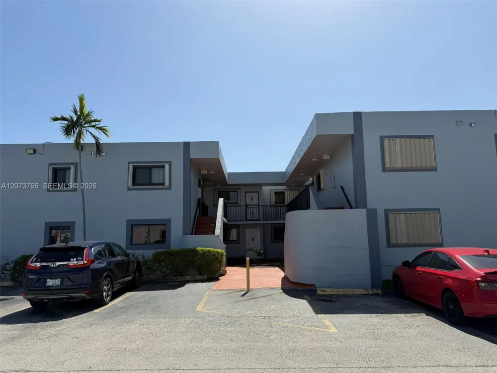 1360 W 41st St #103 Hialeah, FL 33012