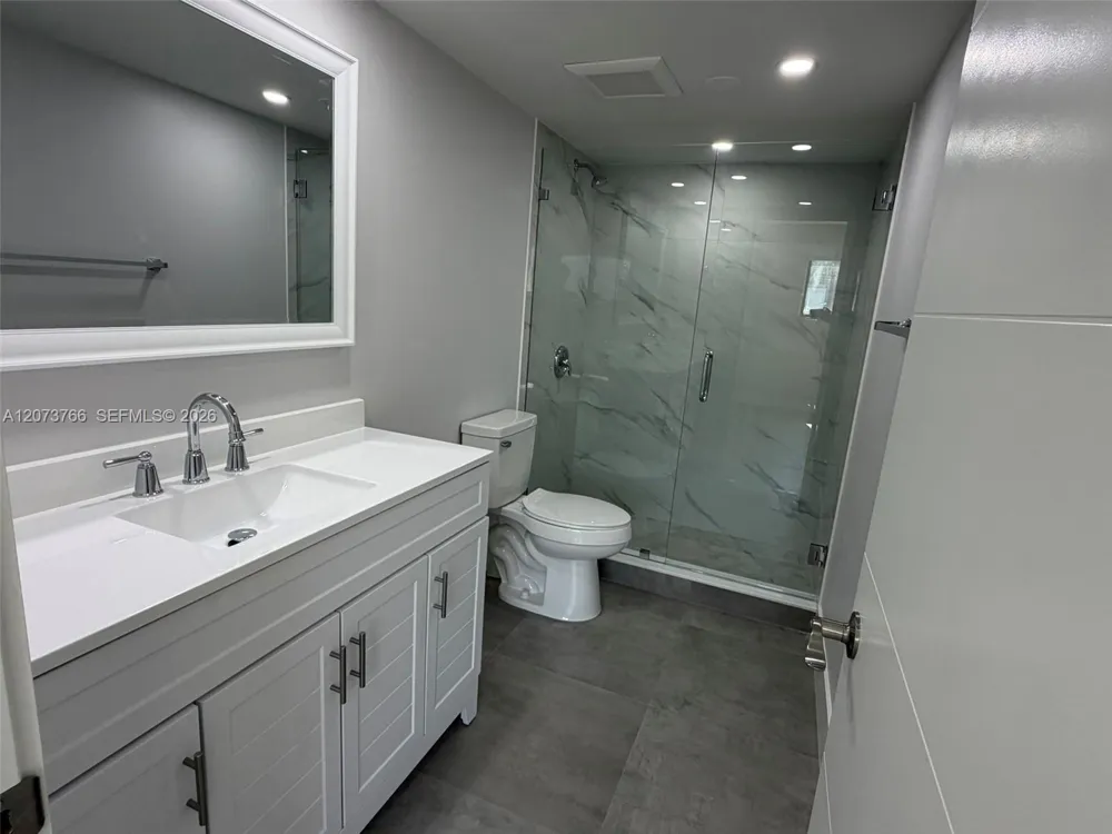 1360 W 41st St #103 Hialeah, FL 33012