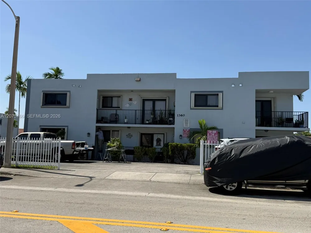 1360 W 41st St #103 Hialeah, FL 33012